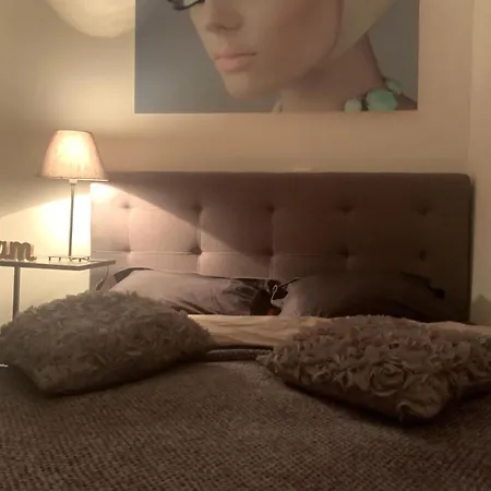Stylish White 10 Apartment *